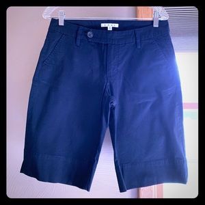 Cabi, navy blue, size 6, Bermuda shorts